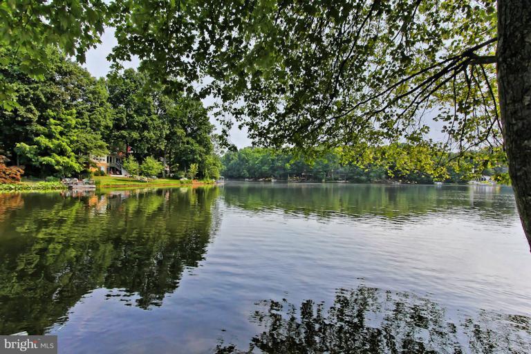 2044 Swans Neck Way Reston, VA 20191 - Photo 26 of 30 Live LIke You're on Vacation All Year Long!