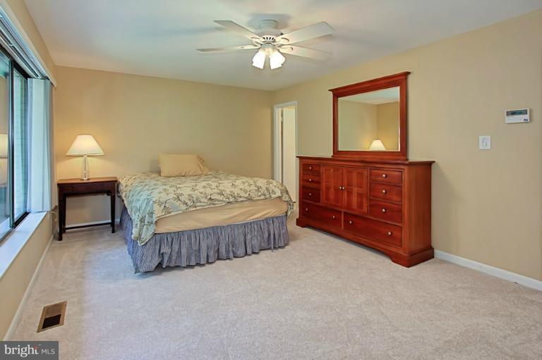 2044 Swans Neck Way Reston, VA 20191 - Photo 5 of 30 Brand New Shaw Carpeting on Entire Upper Level