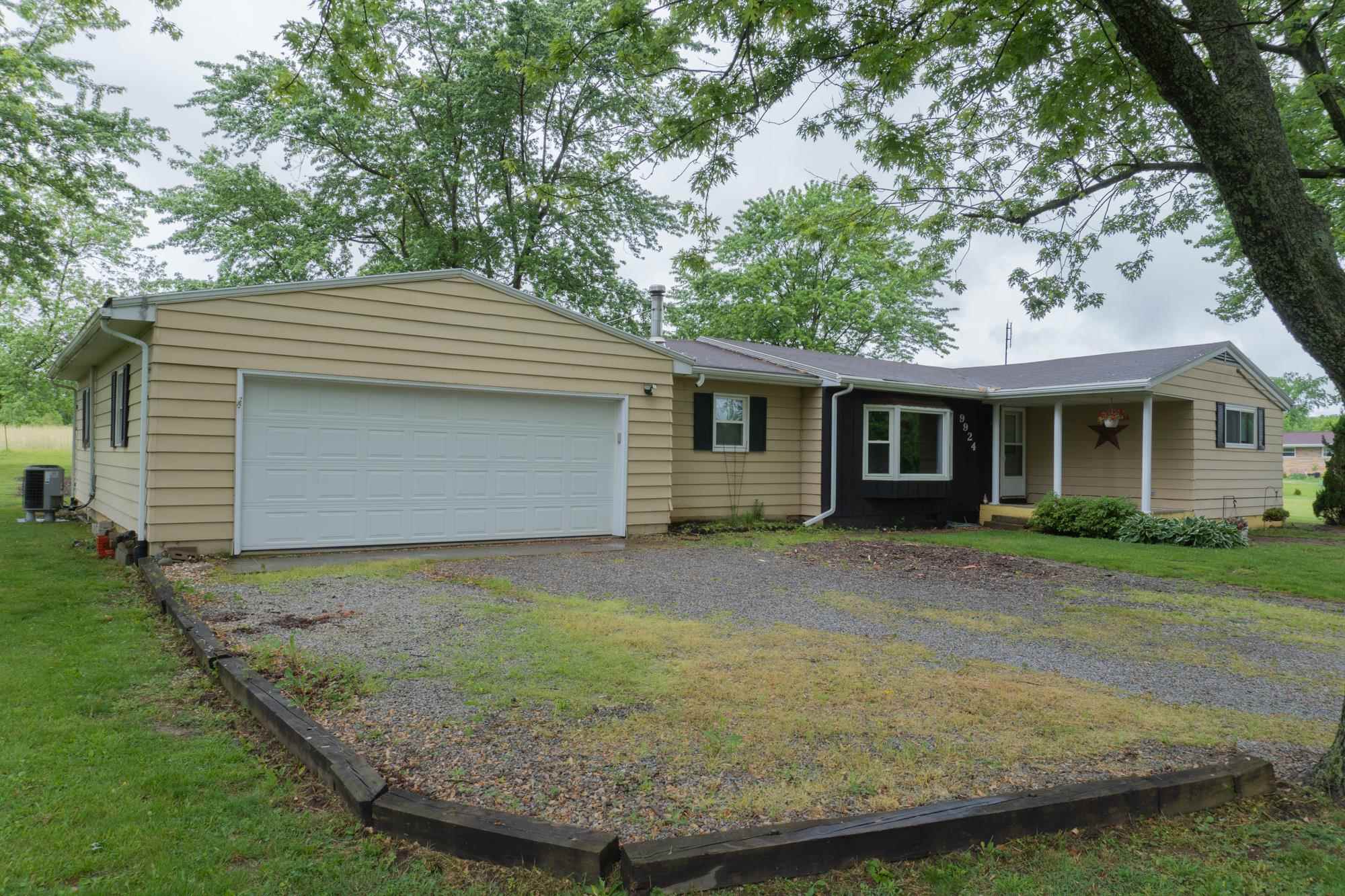 9924 Portage Road Roanoke, IN 46783 - Photo 3 of 26