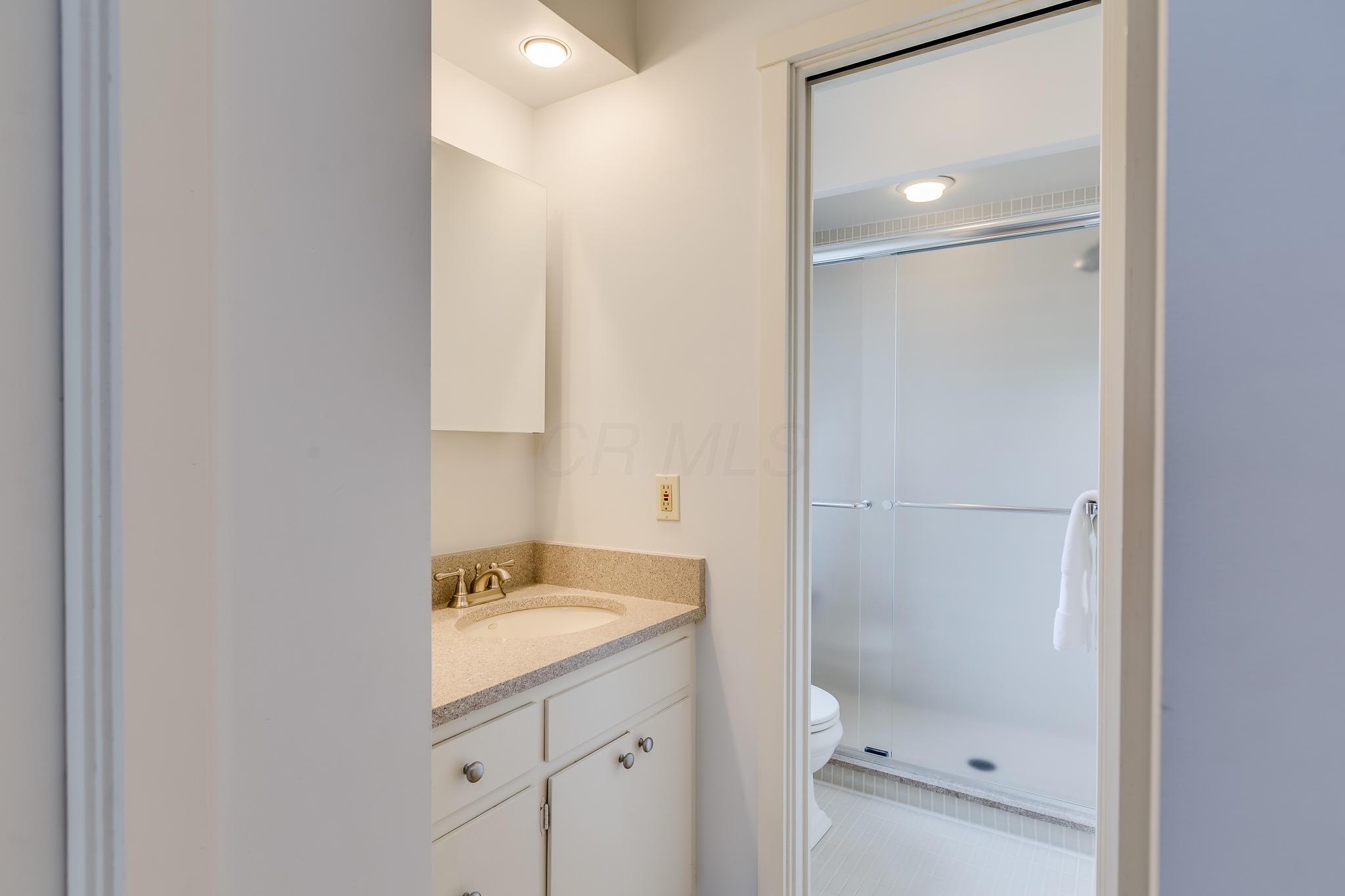 2651 Andover Road Columbus, OH 43221 - Photo 23 of 42