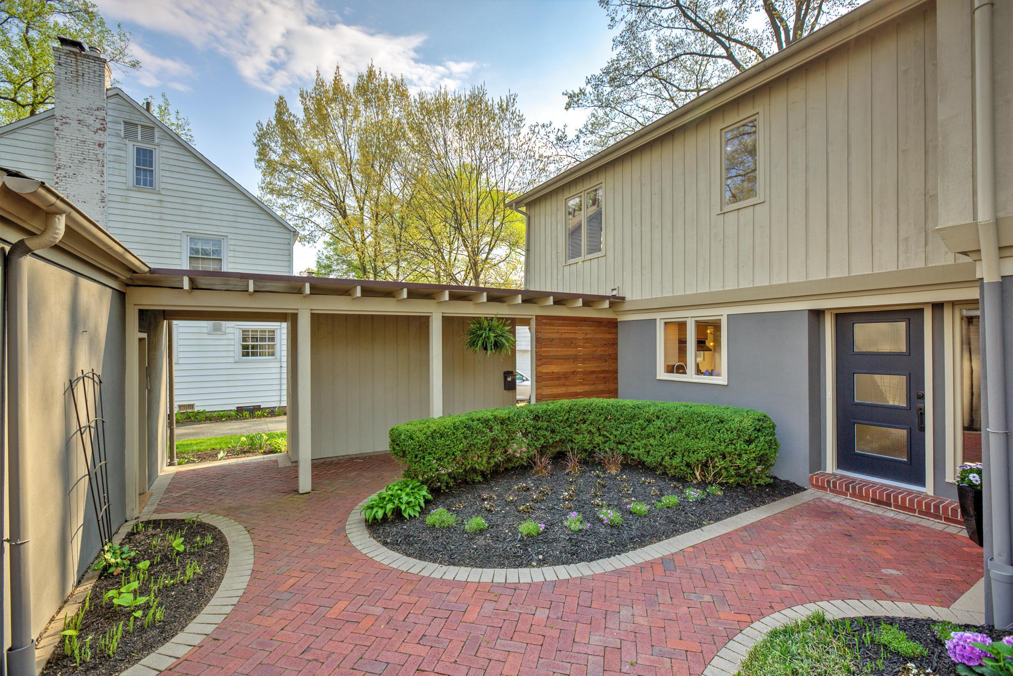 2651 Andover Road Columbus, OH 43221 - Photo 8 of 42