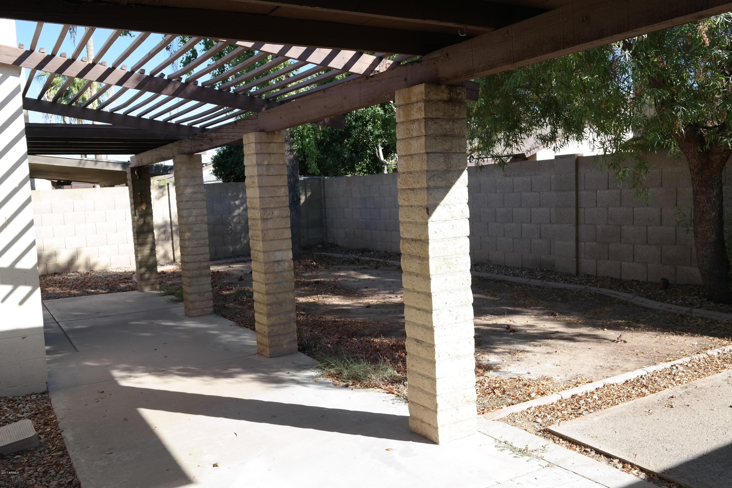4015 West Griswold Road Phoenix, AZ 85051 - Photo 17 of 18 SAM_0041