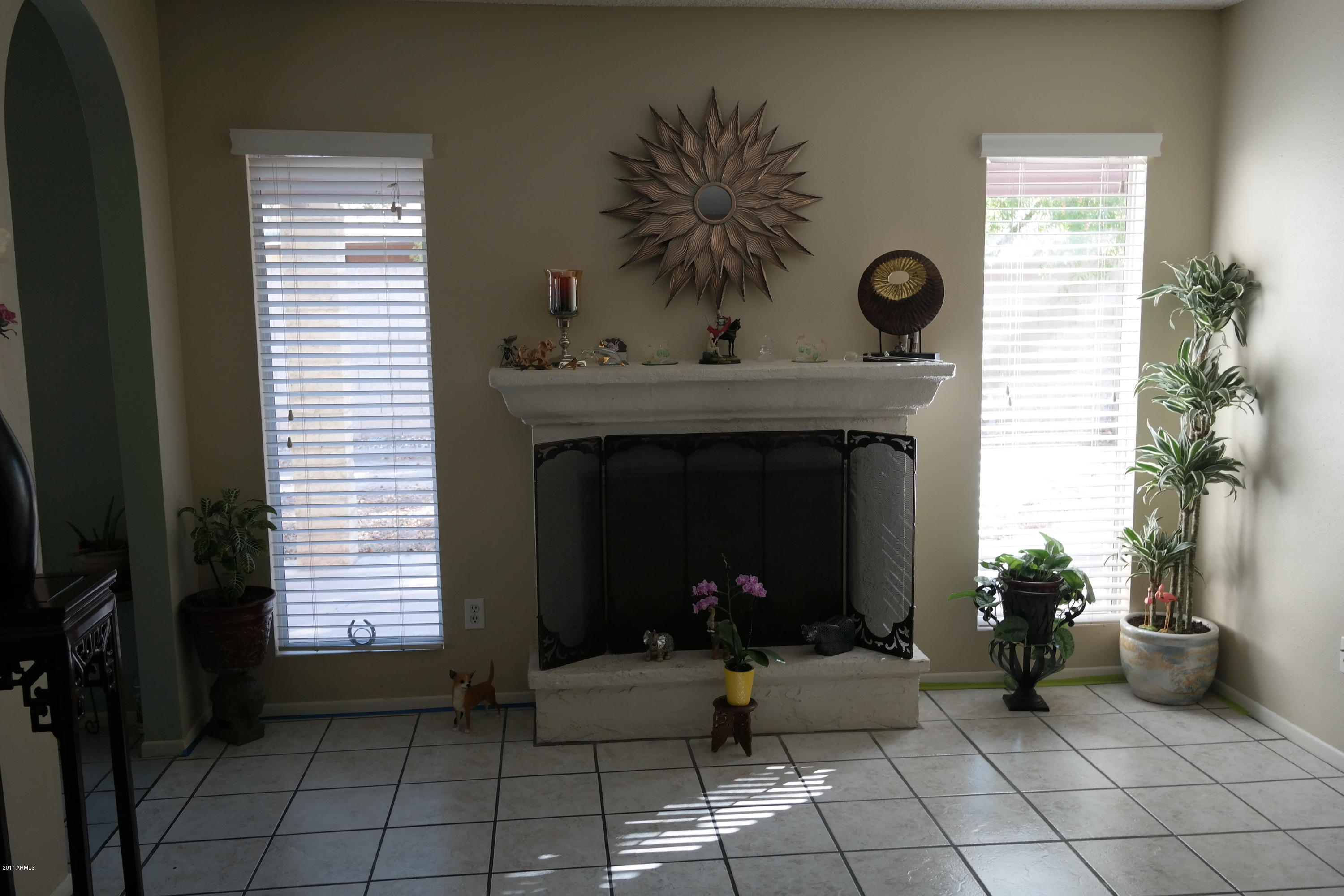 4015 West Griswold Road Phoenix, AZ 85051 - Photo 7 of 18 SAM_0025