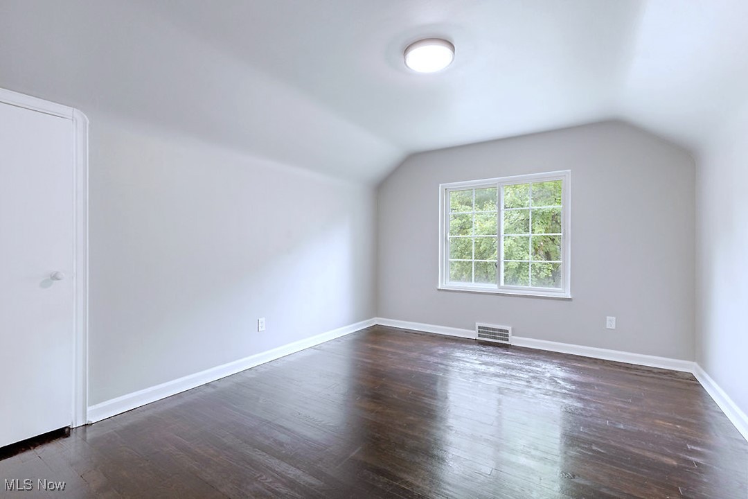 3463 Edison Road Cleveland Heights, OH 44121 - Photo 12 of 24