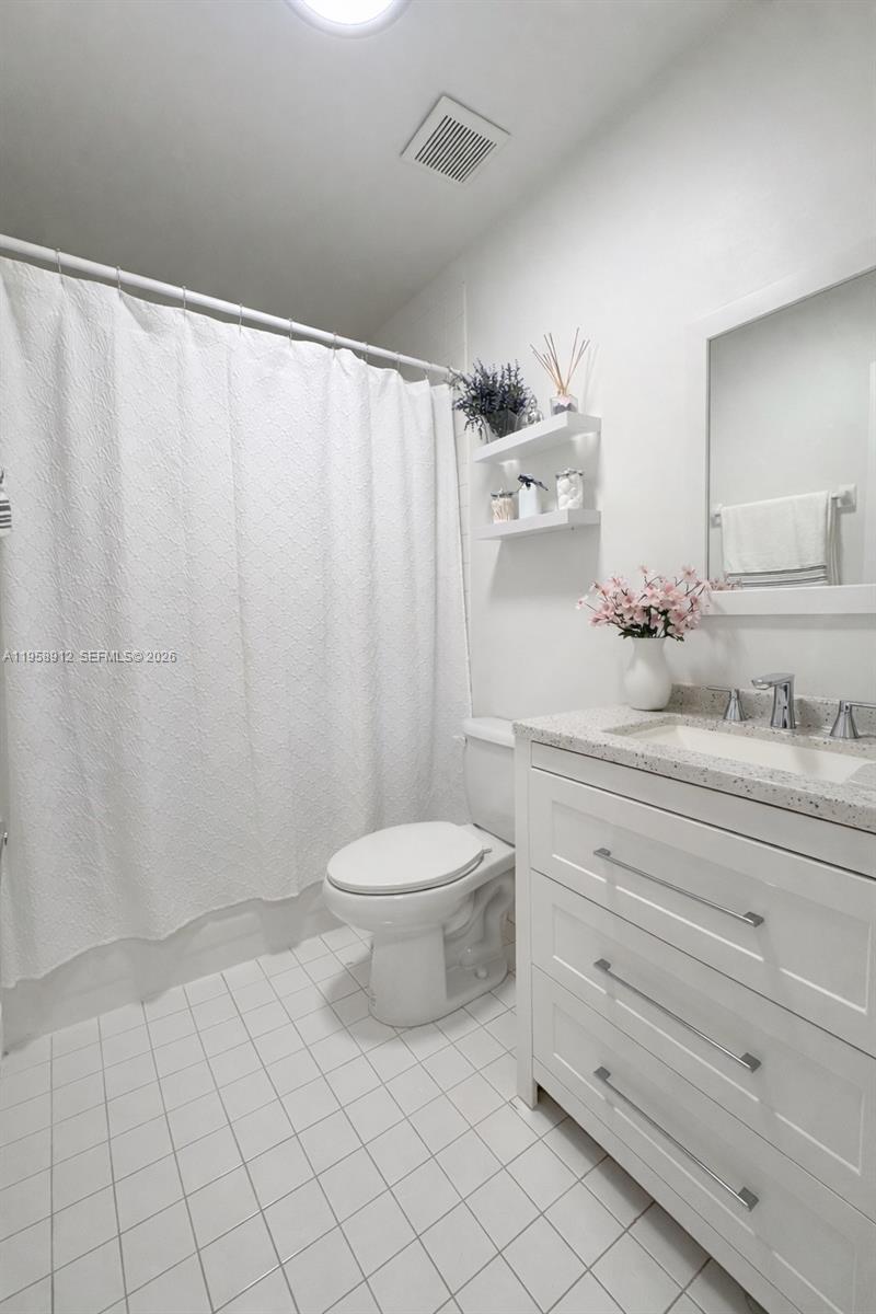 16308 Southwest 83rd Lane Miami, FL 33193 - Photo 14 of 18