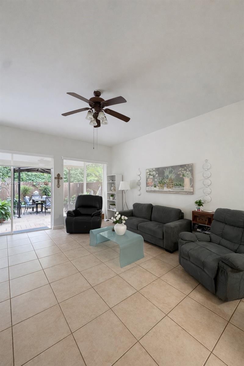 16308 Southwest 83rd Lane Miami, FL 33193 - Photo 7 of 18