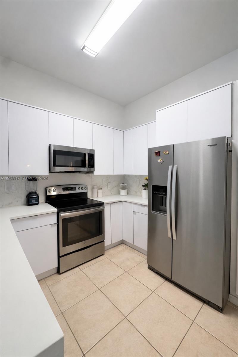 16308 Southwest 83rd Lane Miami, FL 33193 - Photo 8 of 18