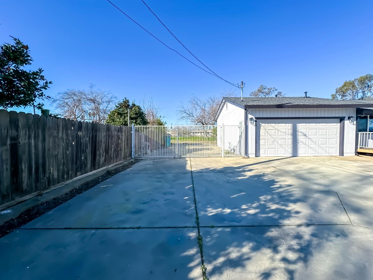 4804 Powerline Road Olivehurst, CA 95961 - Photo 7 of 65 a view of a house with a backyard