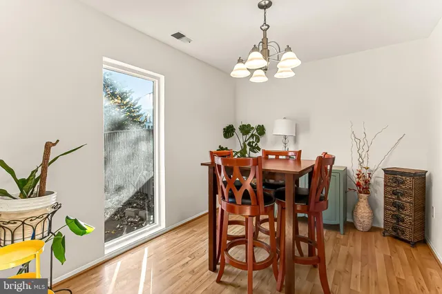 $565,000 | 1809 Ivy Oak Square, Unit 61, Reston, VA 20190