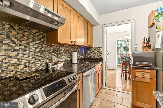 $565,000 | 1809 Ivy Oak Square, Unit 61, Reston, VA 20190