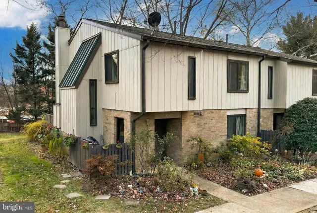 $565,000 | 1809 Ivy Oak Square, Unit 61, Reston, VA 20190