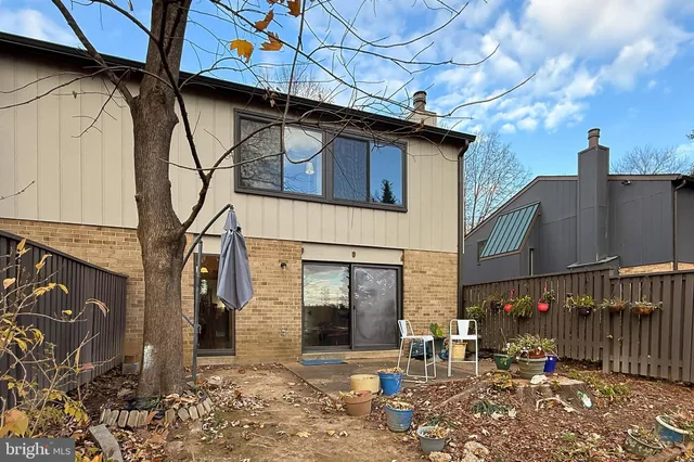 $565,000 | 1809 Ivy Oak Square, Unit 61, Reston, VA 20190