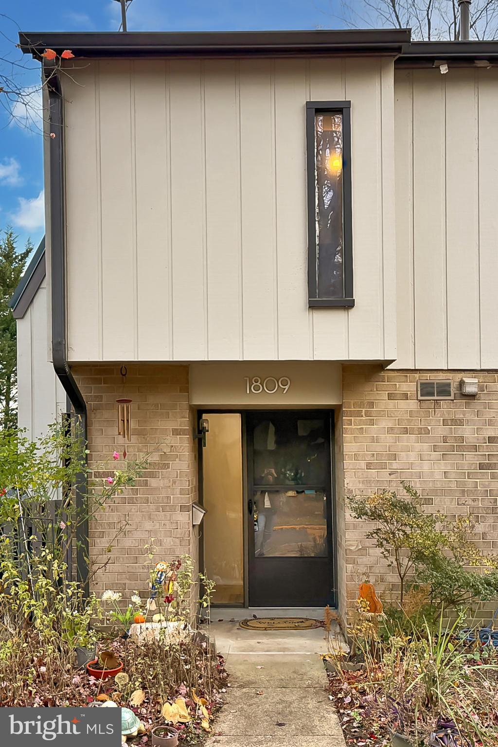 1809 Ivy Oak Square, Unit 61 Reston, VA 20190 - Photo 4 of 38 a closeup of a door