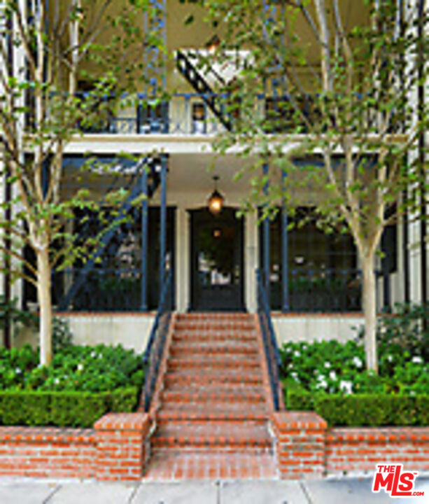 151 South Rodeo Drive Beverly Hills, CA 90212 - Photo 2 of 18