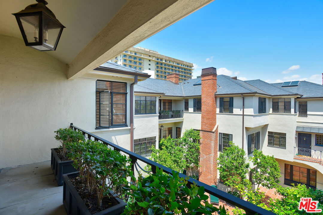 151 South Rodeo Drive Beverly Hills, CA 90212 - Photo 9 of 18