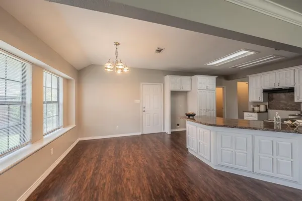 $304,900 | 117 Downwood Drive, Burleson, TX 76028