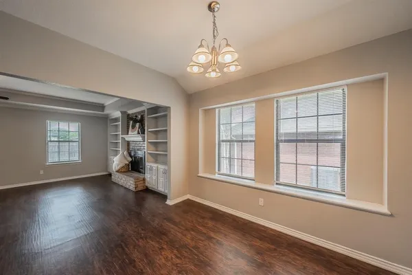 $304,900 | 117 Downwood Drive, Burleson, TX 76028