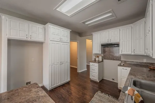 $304,900 | 117 Downwood Drive, Burleson, TX 76028