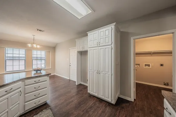 $304,900 | 117 Downwood Drive, Burleson, TX 76028