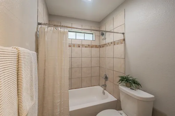 $304,900 | 117 Downwood Drive, Burleson, TX 76028