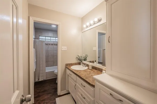$304,900 | 117 Downwood Drive, Burleson, TX 76028