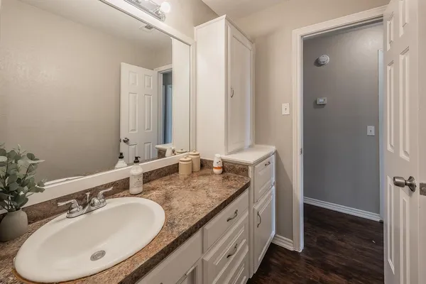 $304,900 | 117 Downwood Drive, Burleson, TX 76028