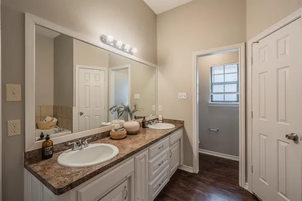 $304,900 | 117 Downwood Drive, Burleson, TX 76028