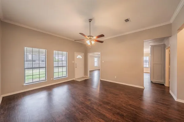 $304,900 | 117 Downwood Drive, Burleson, TX 76028