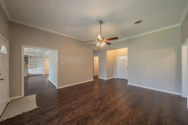 $304,900 | 117 Downwood Drive, Burleson, TX 76028