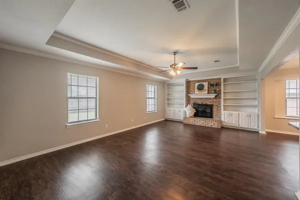$304,900 | 117 Downwood Drive, Burleson, TX 76028