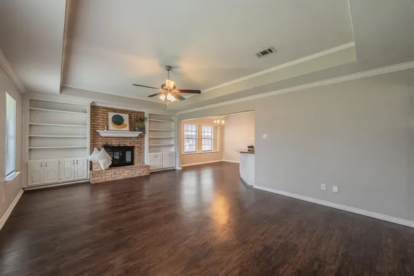 $304,900 | 117 Downwood Drive, Burleson, TX 76028