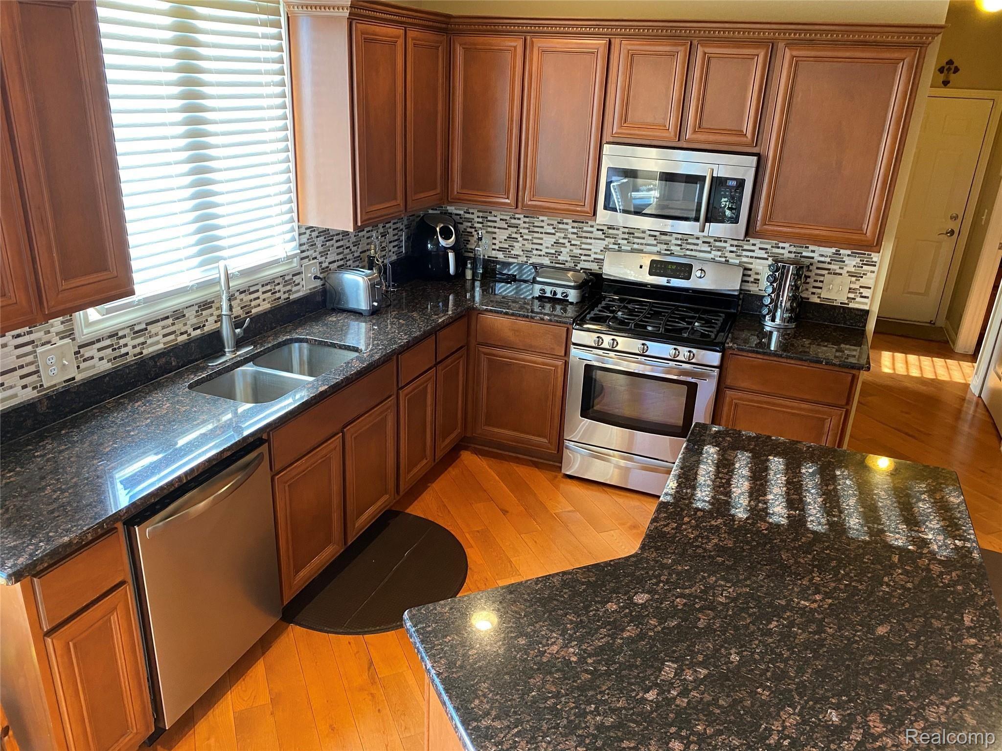 16400 Moore Park Road Macomb, MI 48044 - Photo 19 of 45 IMG_1021.JPG