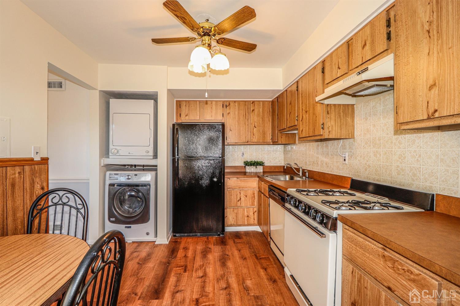 1918 Raspberry Court Edison, NJ 08817 - Photo 14 of 33