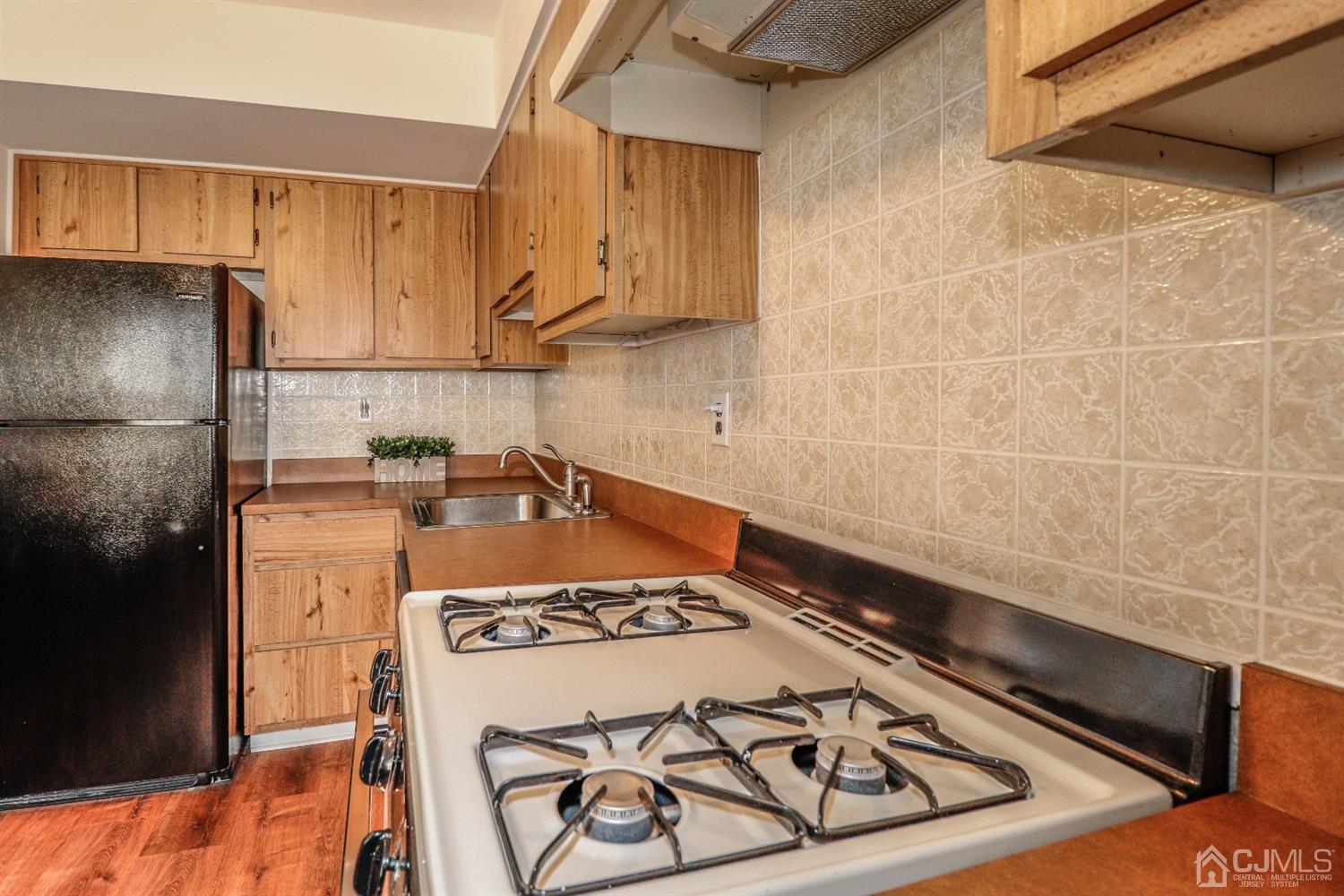 1918 Raspberry Court Edison, NJ 08817 - Photo 15 of 33