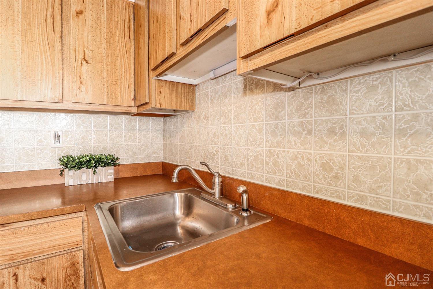 1918 Raspberry Court Edison, NJ 08817 - Photo 16 of 33