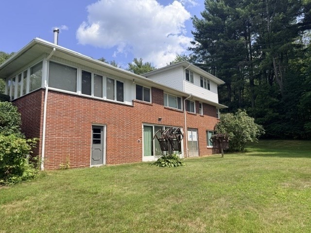 61 Arnold Road Amherst, MA 01002 - Photo 3 of 40