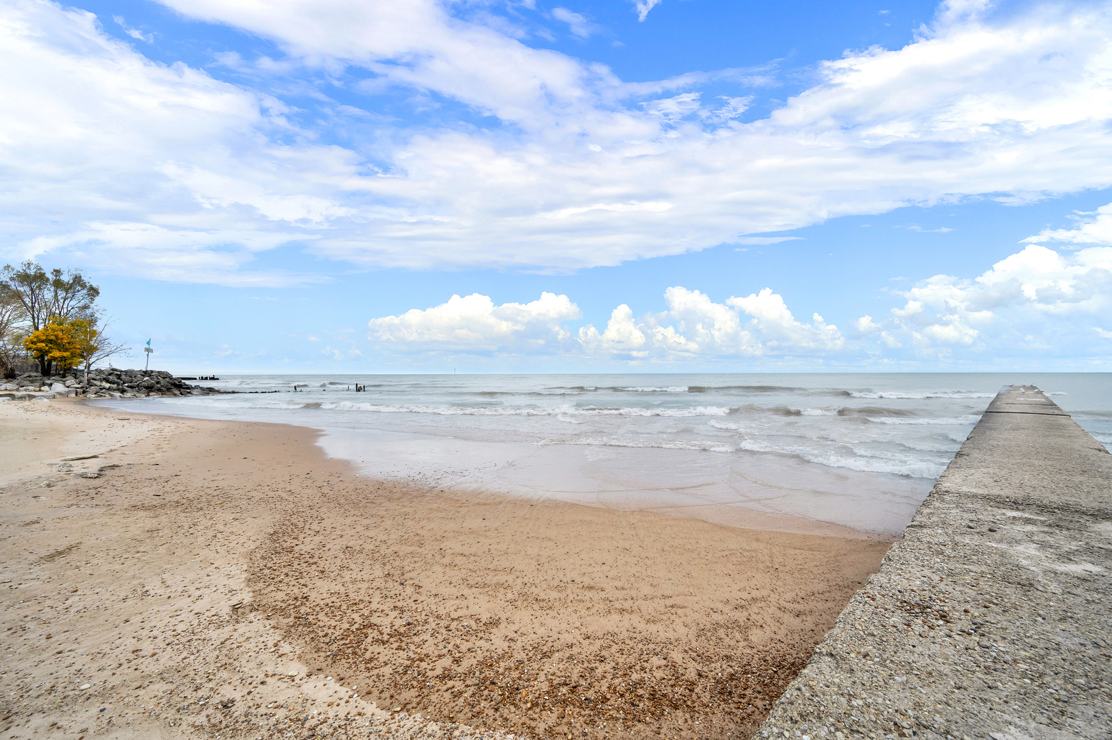 7120 North Sheridan Road, Unit 216 Chicago, IL 60626 - Photo 21 of 21 a view of an ocean and beach