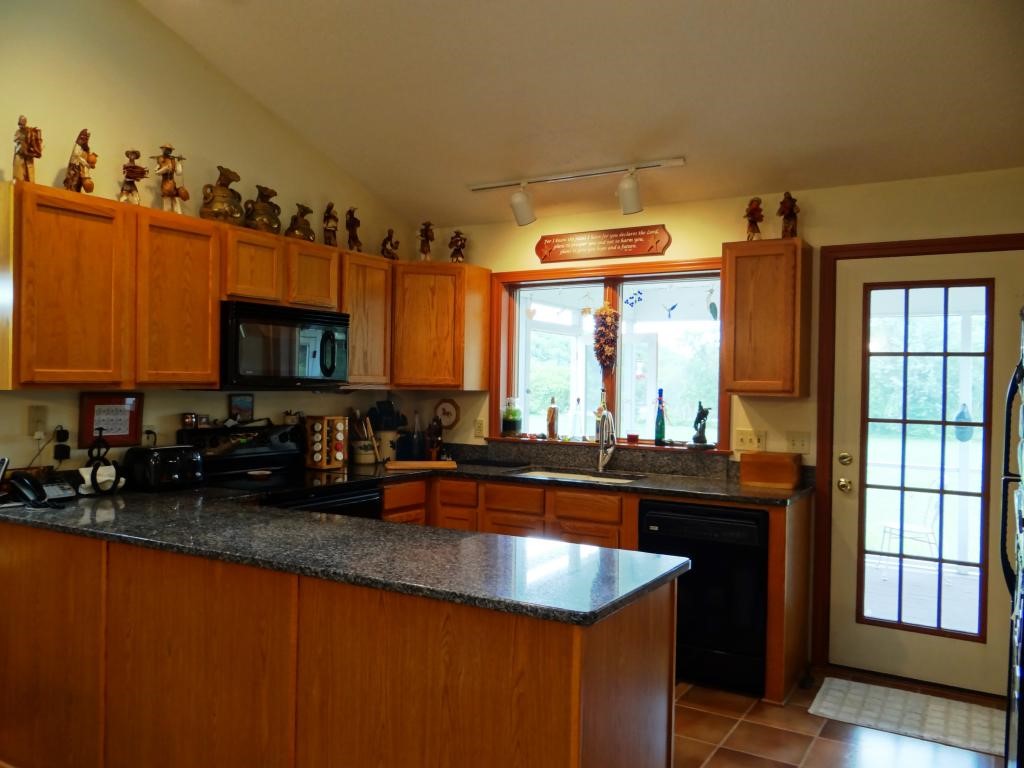 428 North Plainfield Road Lebanon, NH 03784 - Photo 11 of 30
