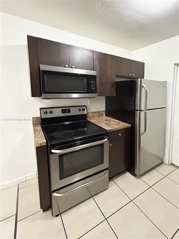 $1,950 | 738 Northeast 86th Street, Unit 4, Miami, FL 33138