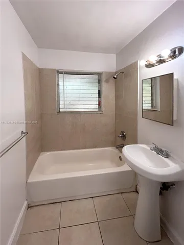 $1,950 | 738 Northeast 86th Street, Unit 4, Miami, FL 33138