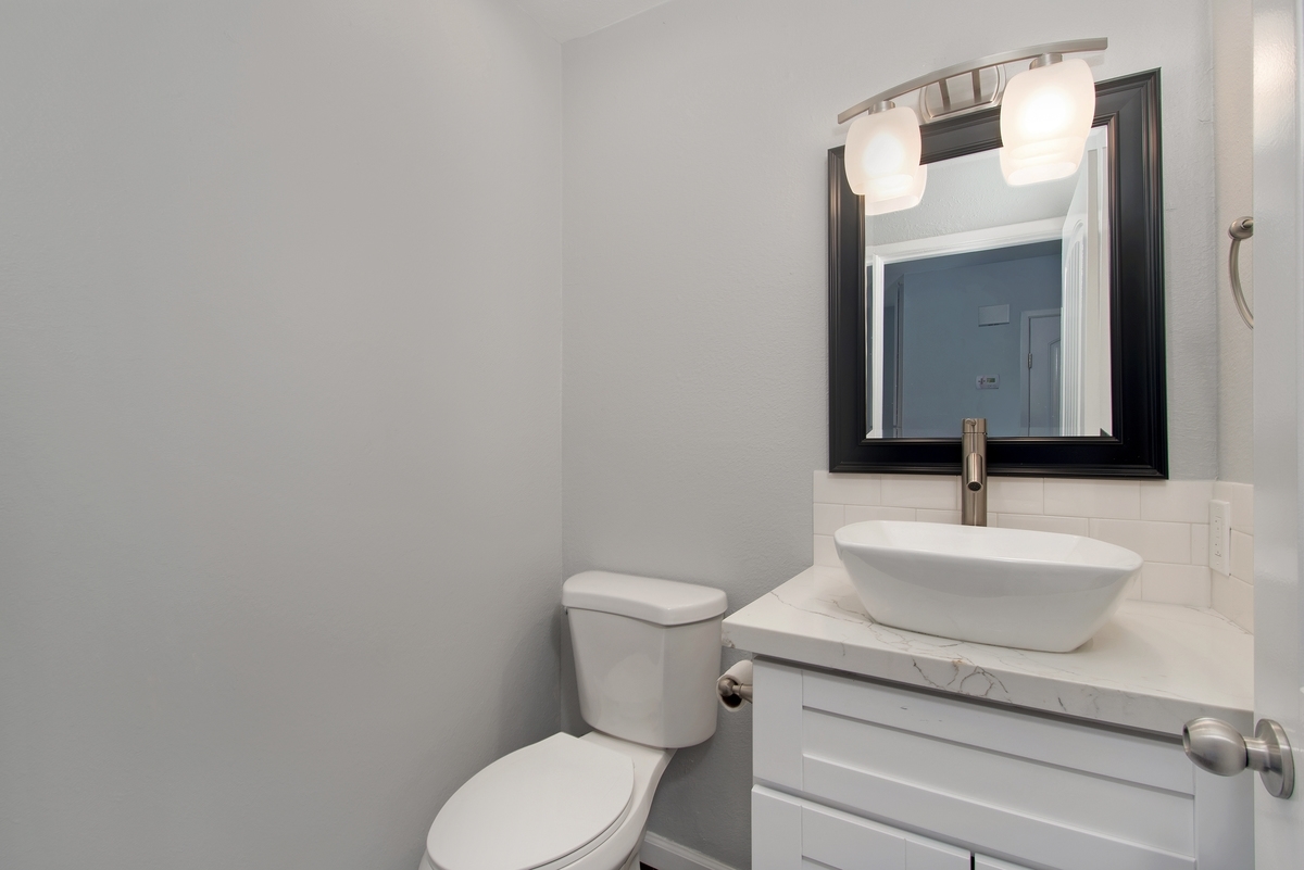 3663 Harbor View Way Oceanside, CA 92056 - Photo 17 of 25