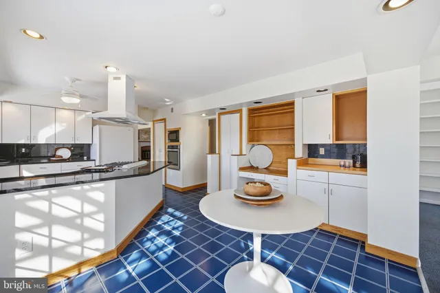 $900,000 | 13 Brook Farm Court, Cockeysville, MD 21030