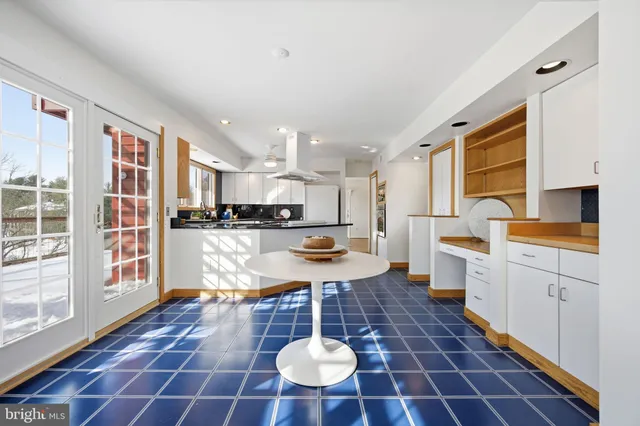 $900,000 | 13 Brook Farm Court, Cockeysville, MD 21030