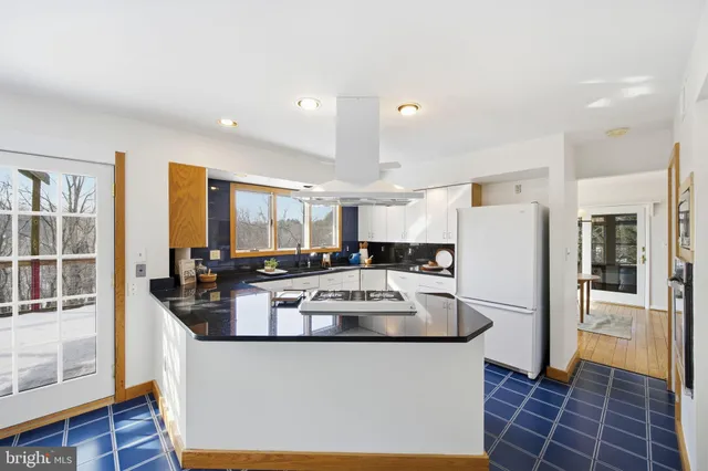 $900,000 | 13 Brook Farm Court, Cockeysville, MD 21030