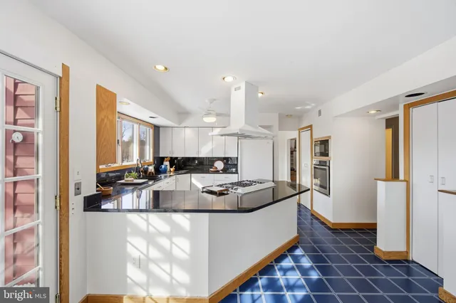 $900,000 | 13 Brook Farm Court, Cockeysville, MD 21030