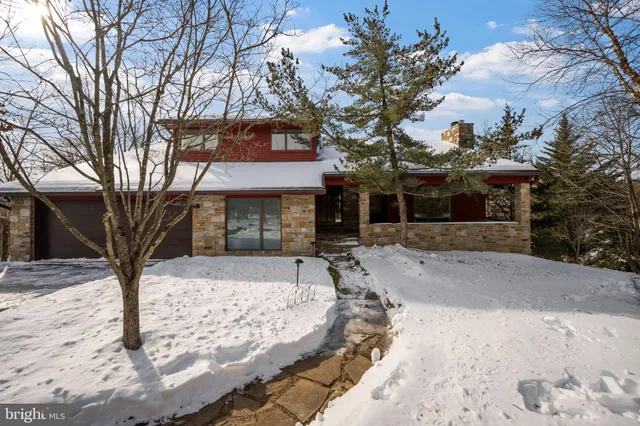 $900,000 | 13 Brook Farm Court, Cockeysville, MD 21030