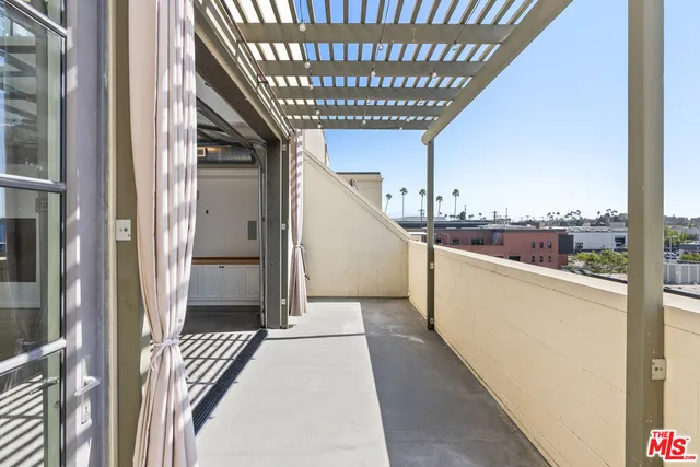 $5,850 | 1544 12th Street, Unit 303, Santa Monica, CA 90401