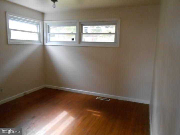 12 North Warwick Road Somerdale, NJ 08083 - Photo 7 of 9
