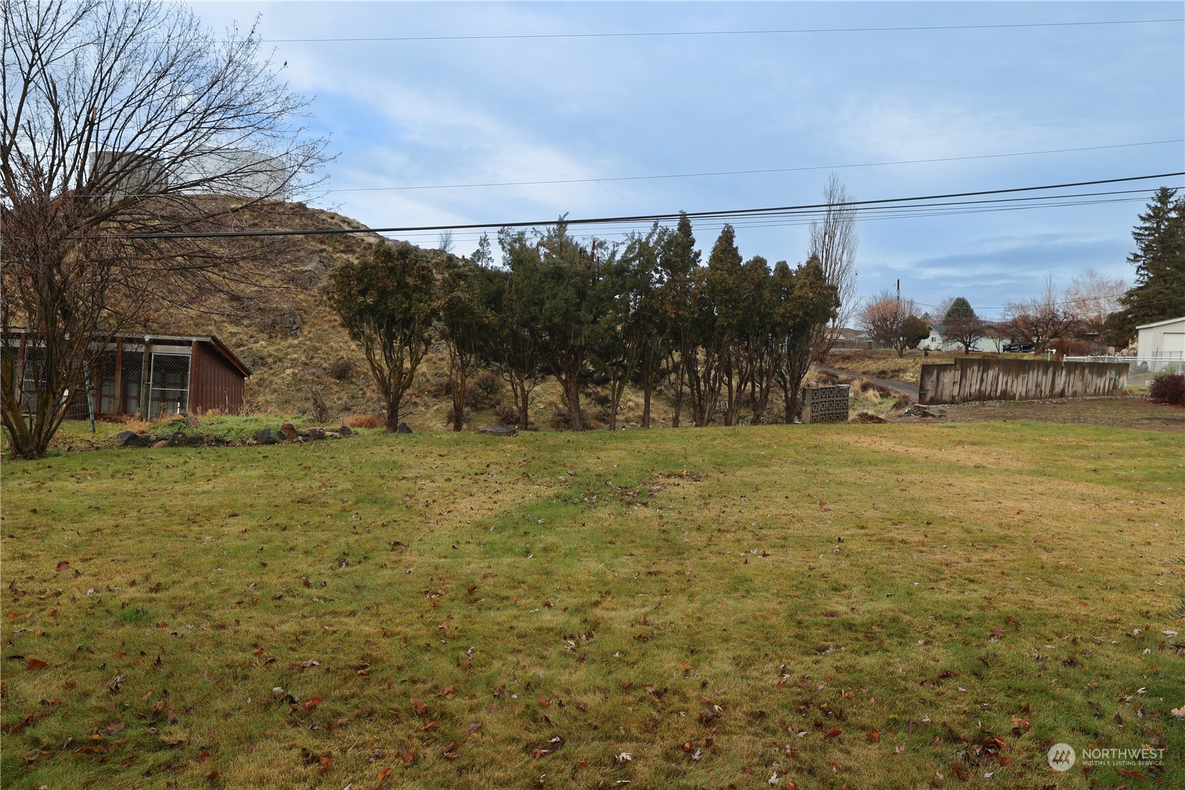 116 Silver Drive Electric City, WA 99123 - Photo 22 of 27 a view of outdoor space and yard