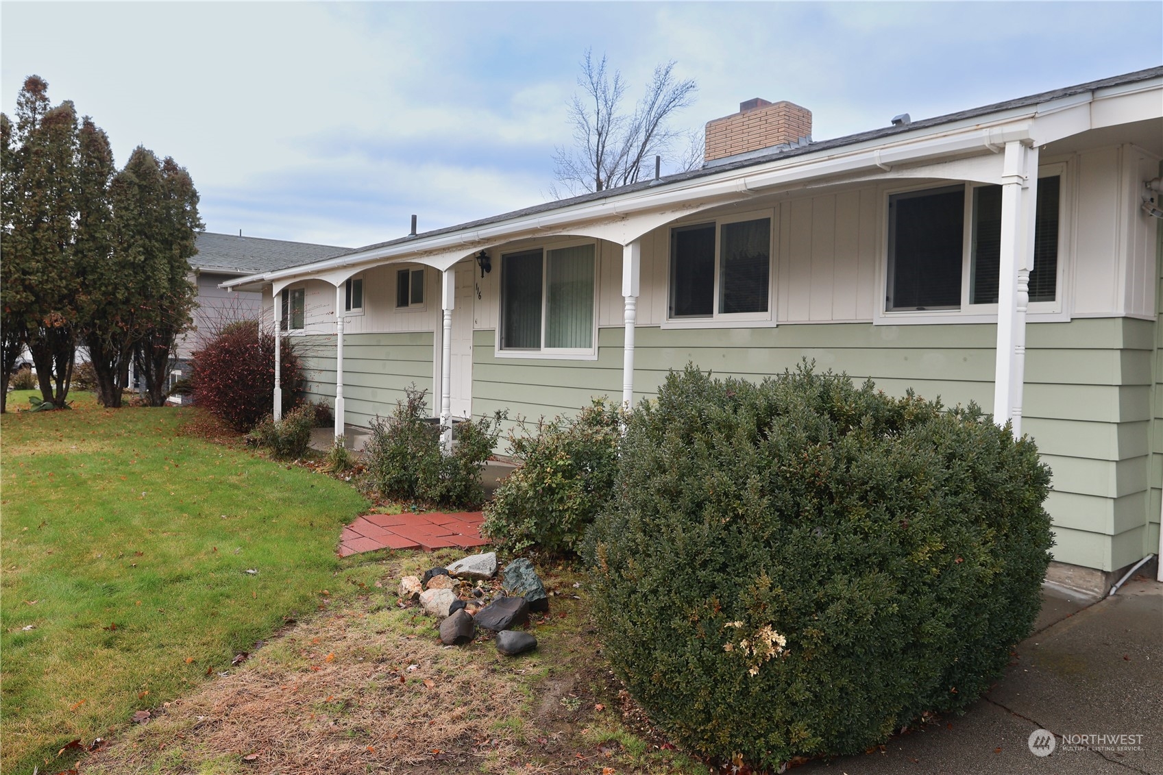 116 Silver Drive Electric City, WA 99123 - Photo 27 of 27 a front view of a house with a yard